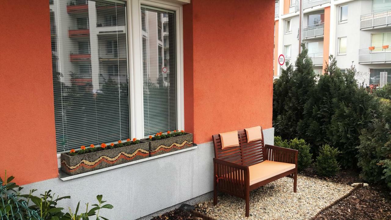 Bastien Studio Near Airport Praha Exteriér fotografie